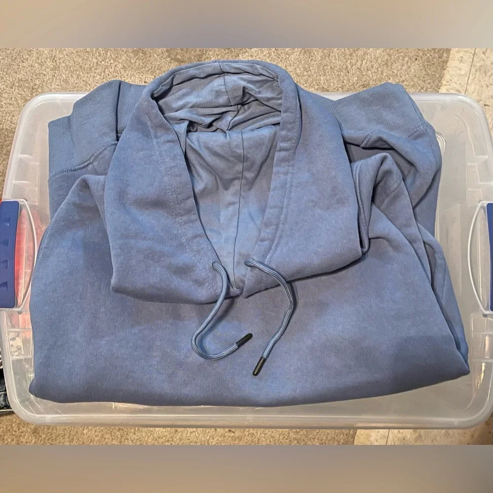 Just old jackets and hoodies trying to get rid of.Shoot me a price if interested - Picture 7 of 11